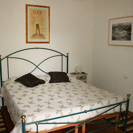 Butterfly ベッド・アンド・ブレックファスト カストロカーロ・テルメ