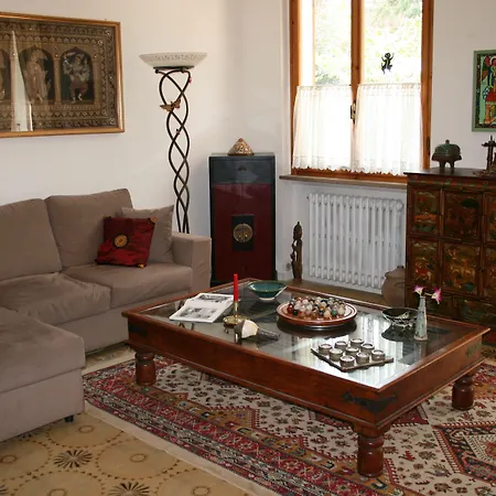 ベッド・アンド・ブレックファスト Butterfly カストロカーロ・テルメ