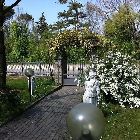 Butterfly 3* カストロカーロ・テルメ